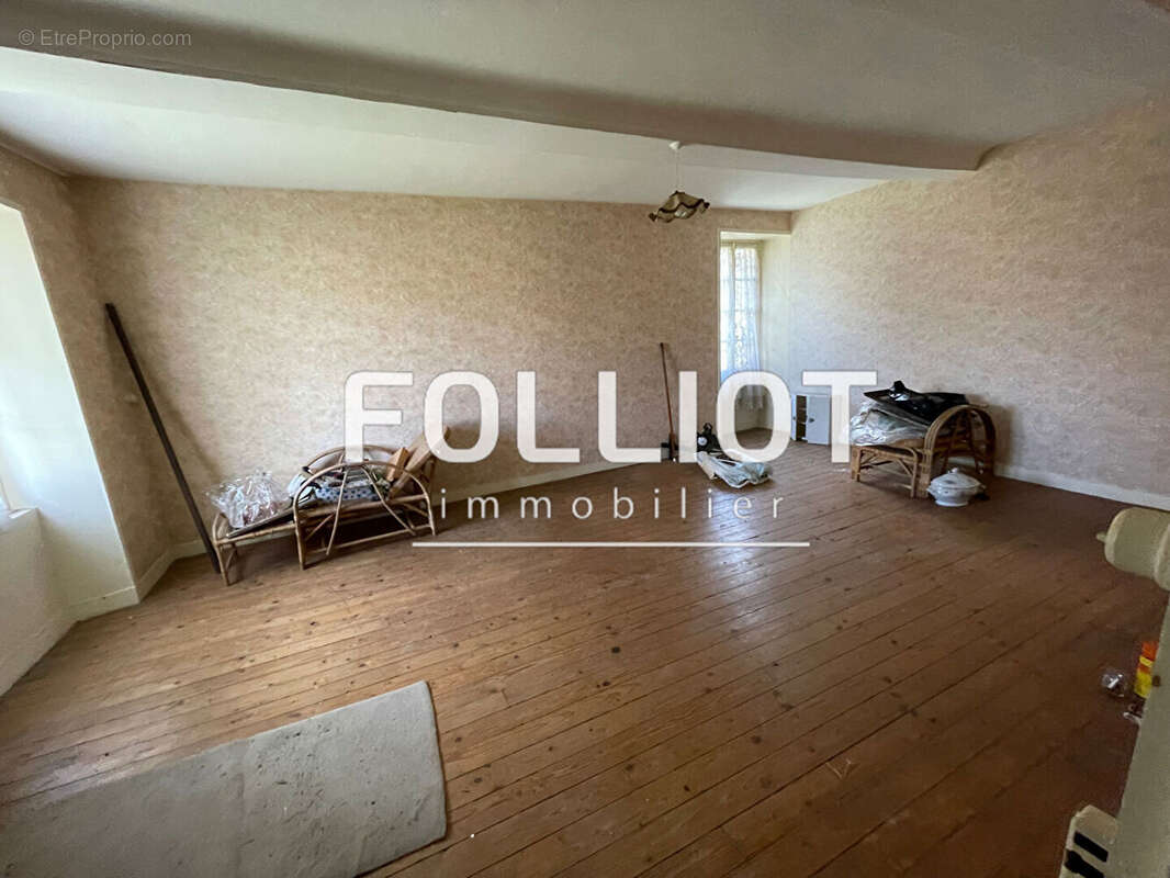 Maison à LAIZE-LA-VILLE