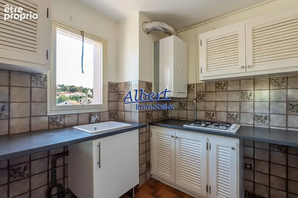 Appartement 2 pièces à vendre à Bandol, dernier étage avec vue dégagée - photo 11