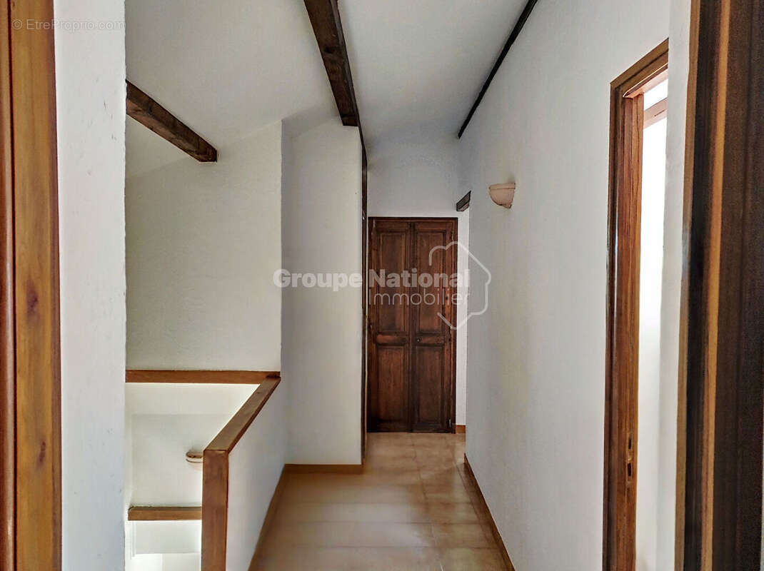 Courthezon - exclusivite intra muros au calme . maison 3 chambres - garage - photo 4
