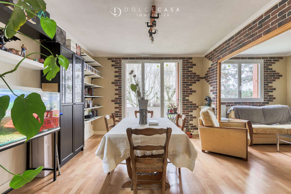 Appartement à FONTENAY-SOUS-BOIS