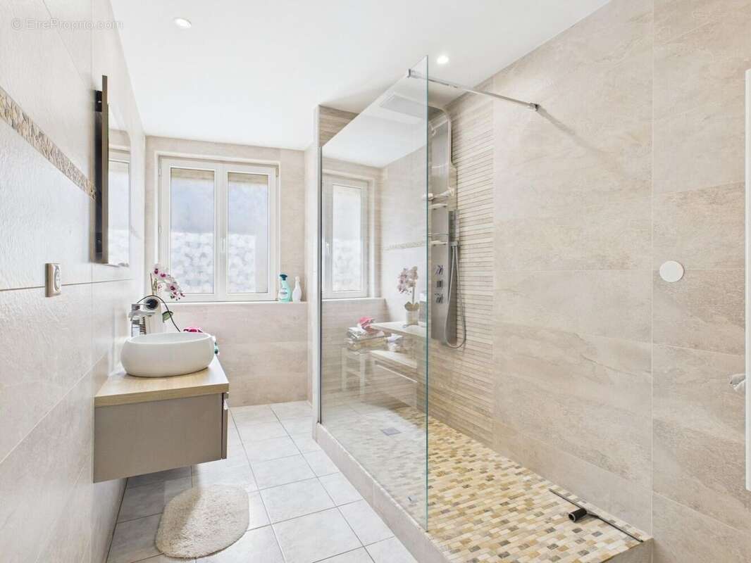 Maison 195 m² à Moux  - photo 9