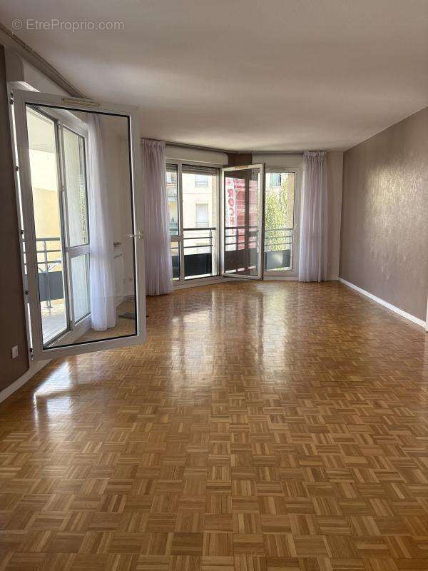 Appartement à LYON-8E