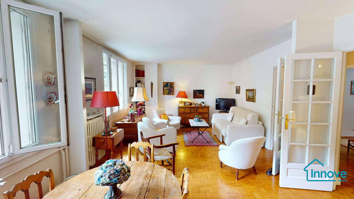 Appartement à PARIS-14E