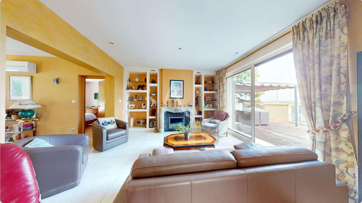 Maison à VIGNEUX-SUR-SEINE