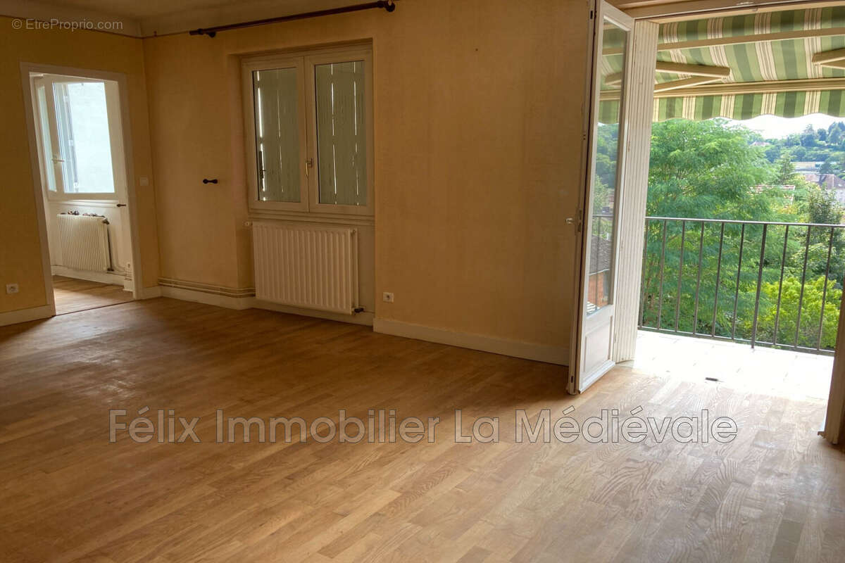 Appartement à SARLAT-LA-CANEDA