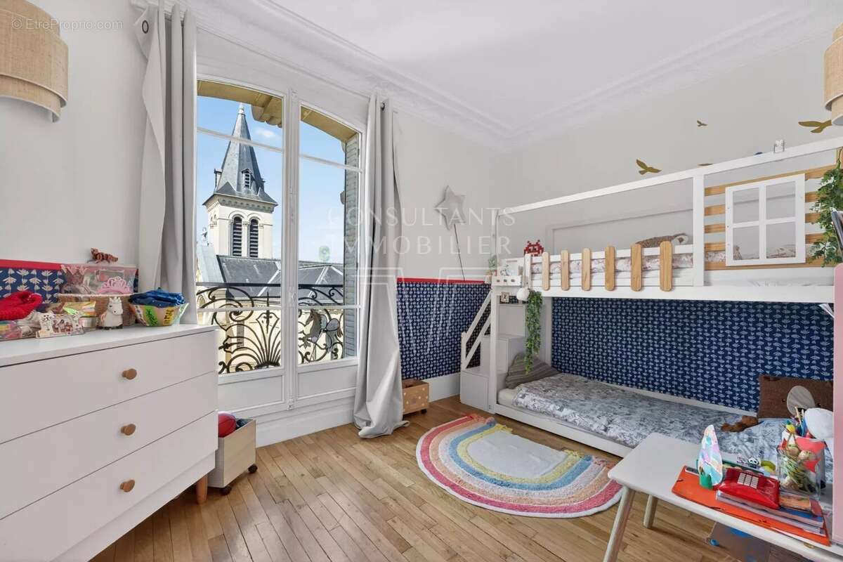 Appartement à LEVALLOIS-PERRET