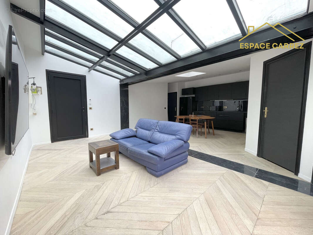 Appartement à LES LILAS