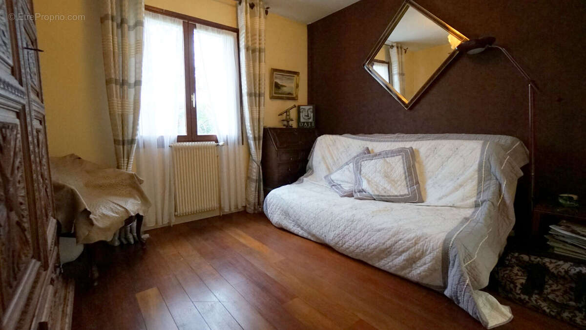 Maison à MEZIERES-SUR-SEINE