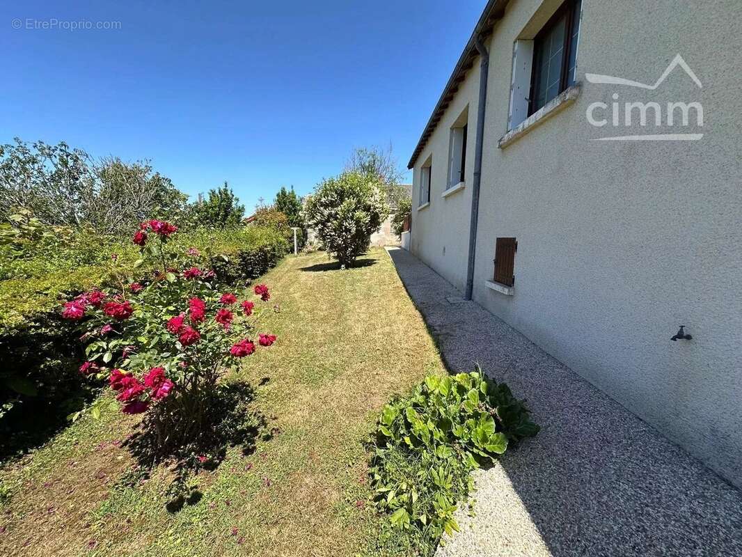 Maison à MONTHOU-SUR-CHER