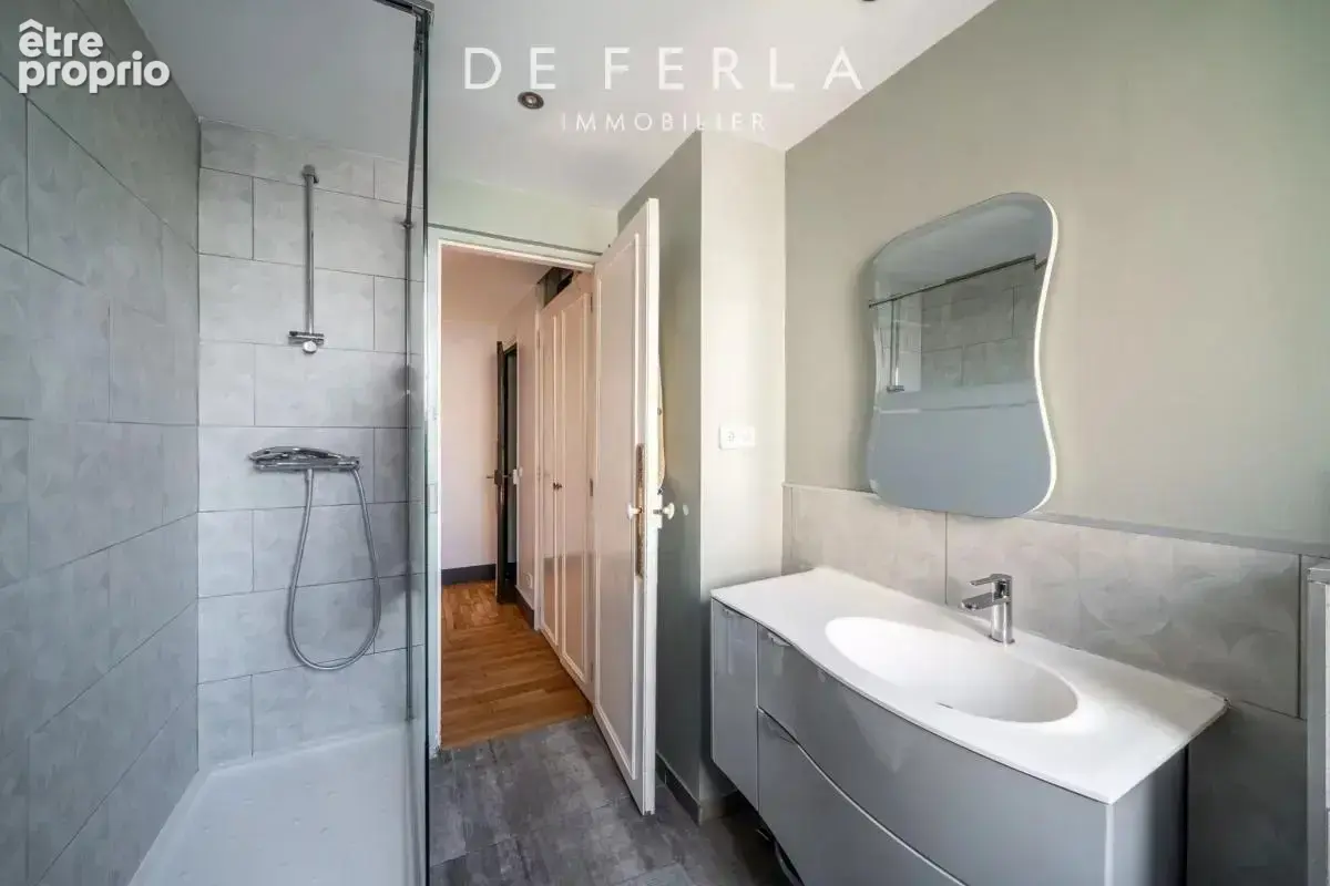 Paris XIVeme – Quartier Mairie:  Appartement familial avec quatre chambres : - photo 11