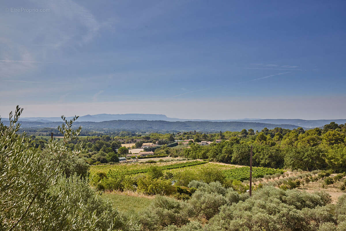 Cucuron- Vue unique, a pied du village, 95 m2 sur 8000 m2 - photo 12