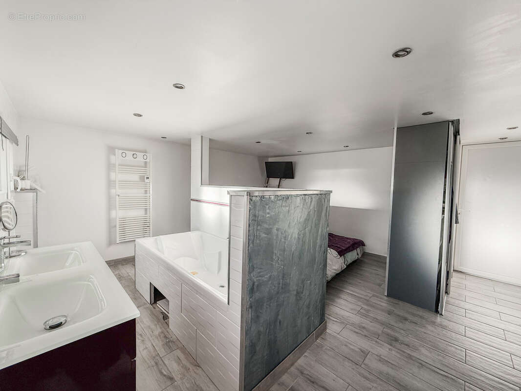 Maison à ROSIERES-EN-SANTERRE