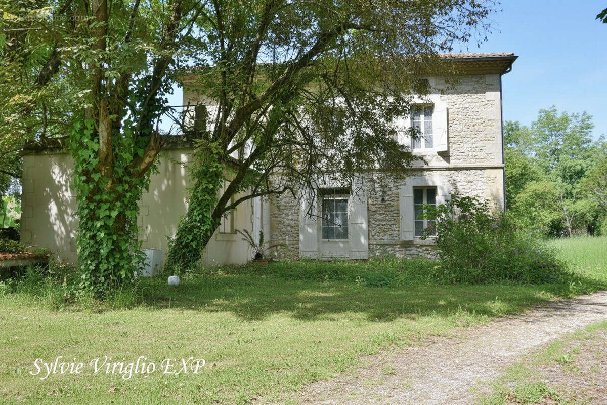Maison 255 m² à Montcaret  - photo 3