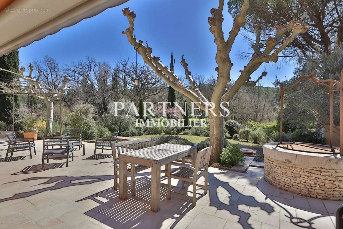 Maison à LE THOLONET