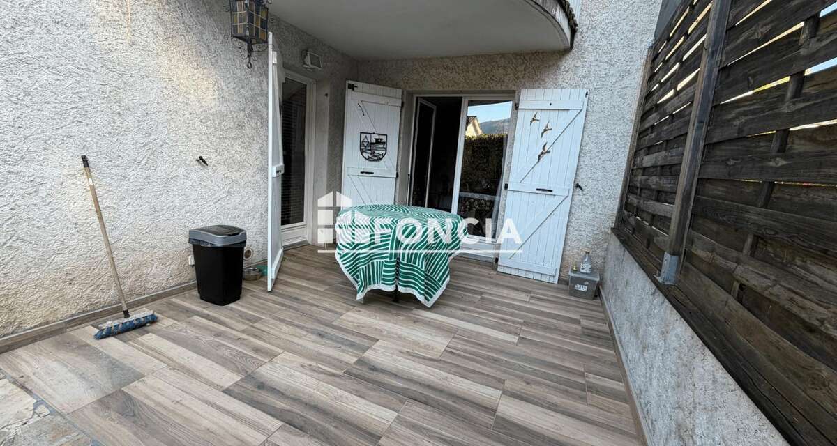 Appartement à VAULNAVEYS-LE-HAUT