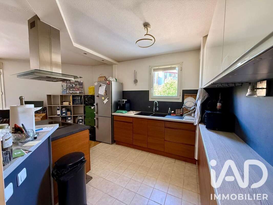 Photo 3 - Appartement à SAINT-GENIS-LAVAL