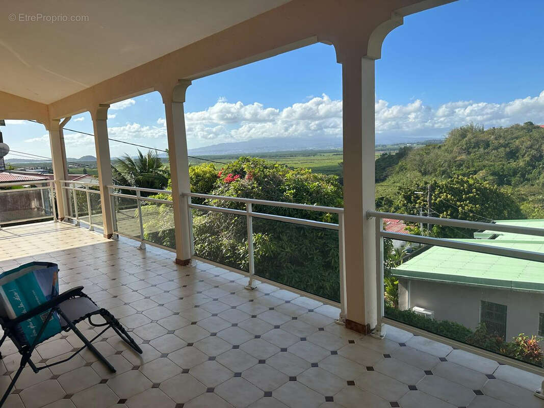 Maison à RIVIERE-SALEE