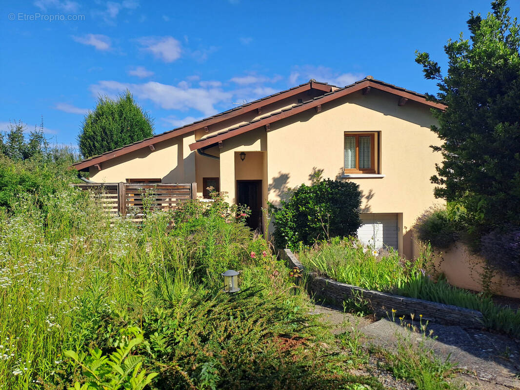 Maison à FONTAINES-SAINT-MARTIN