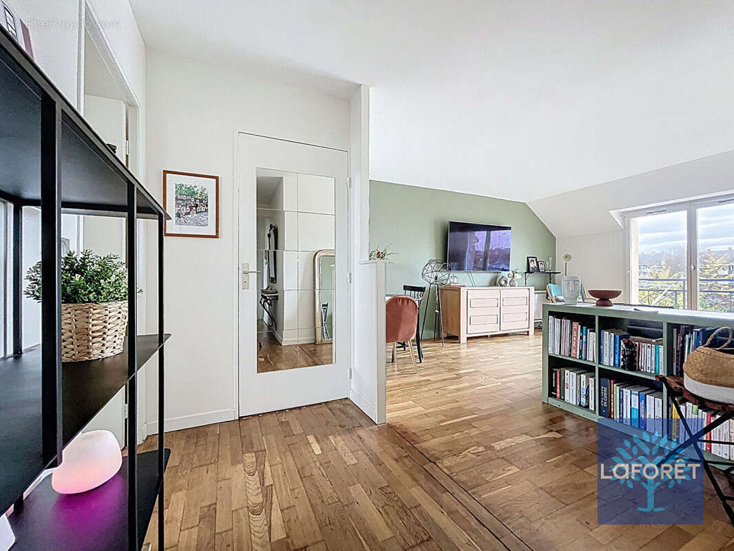 Appartement à CHILLY-MAZARIN