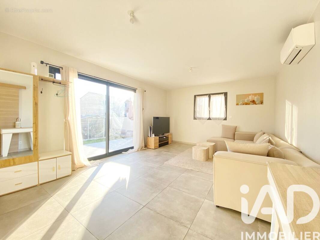 Photo 1 - Maison à SORGUES