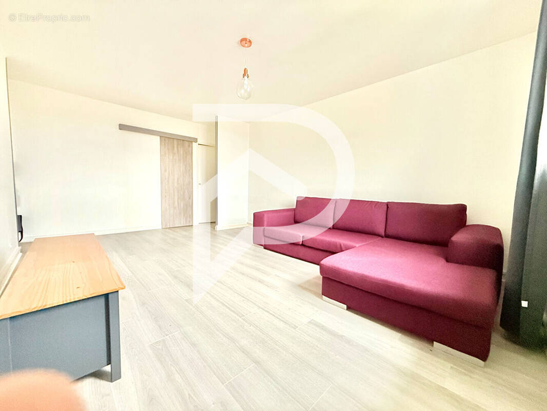 Appartement à SAINT-VAAST-LES-MELLO