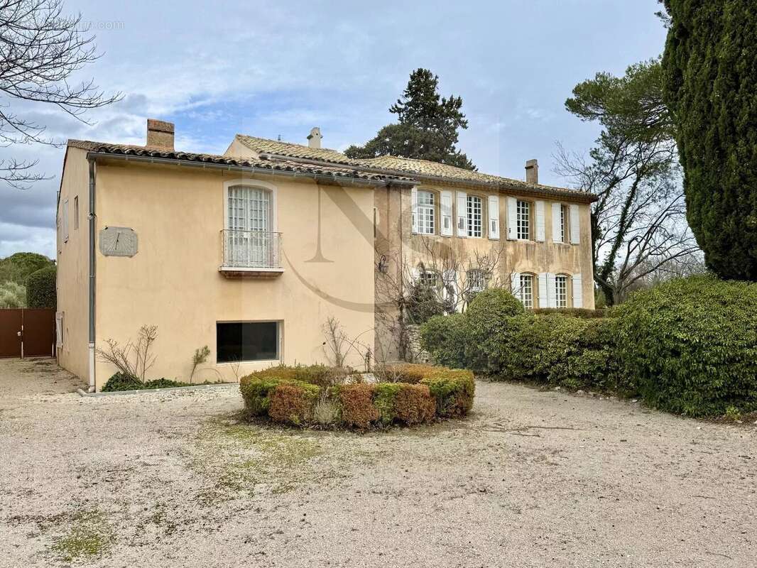 Aix-en-provence / propriété du xviiie siècle - domaine sécurisé avec dépendances - 5 minutes centre- ville - photo 25