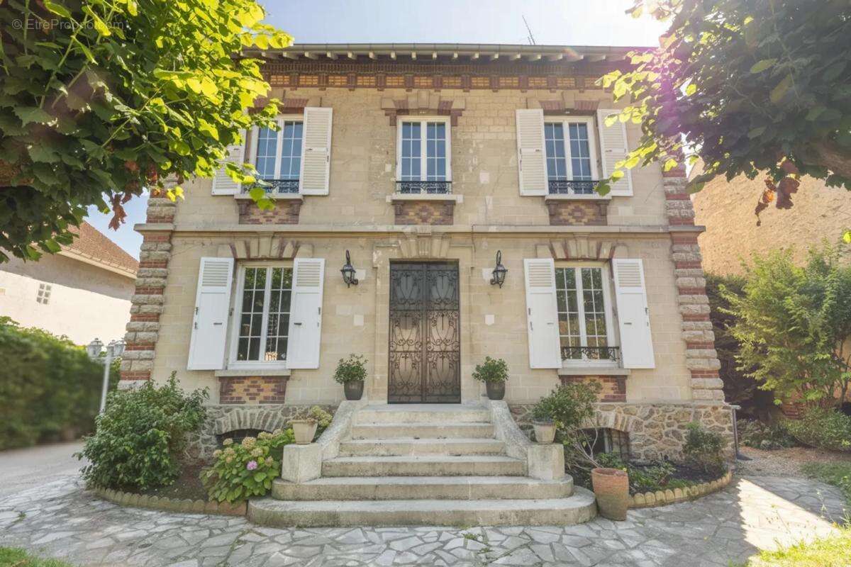 Maison à BEAUMONT-SUR-OISE