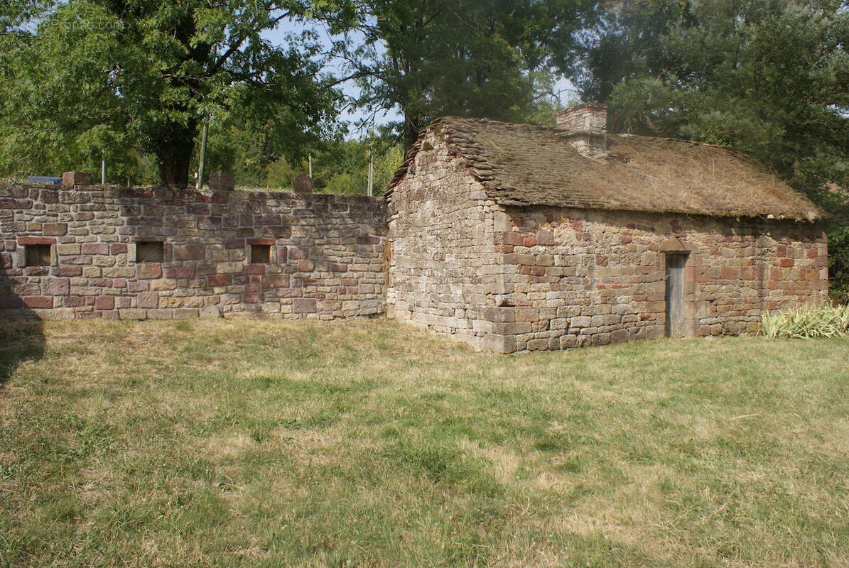 Maison à COLLONGES-LA-ROUGE