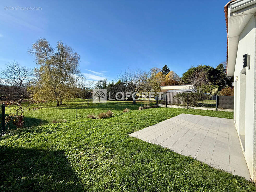 Maison à PUJOLS-SUR-CIRON