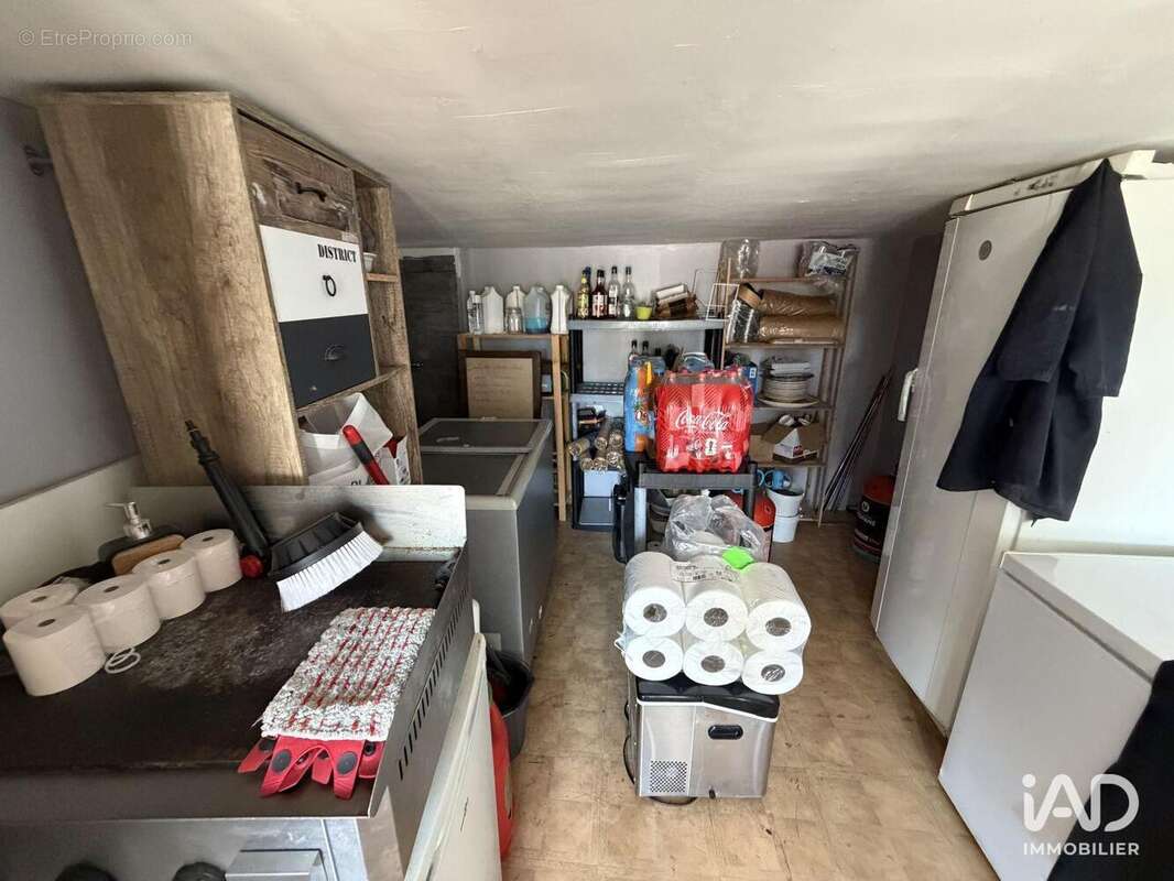 Commerce 75 m² à Sainte-Tulle  - photo 4