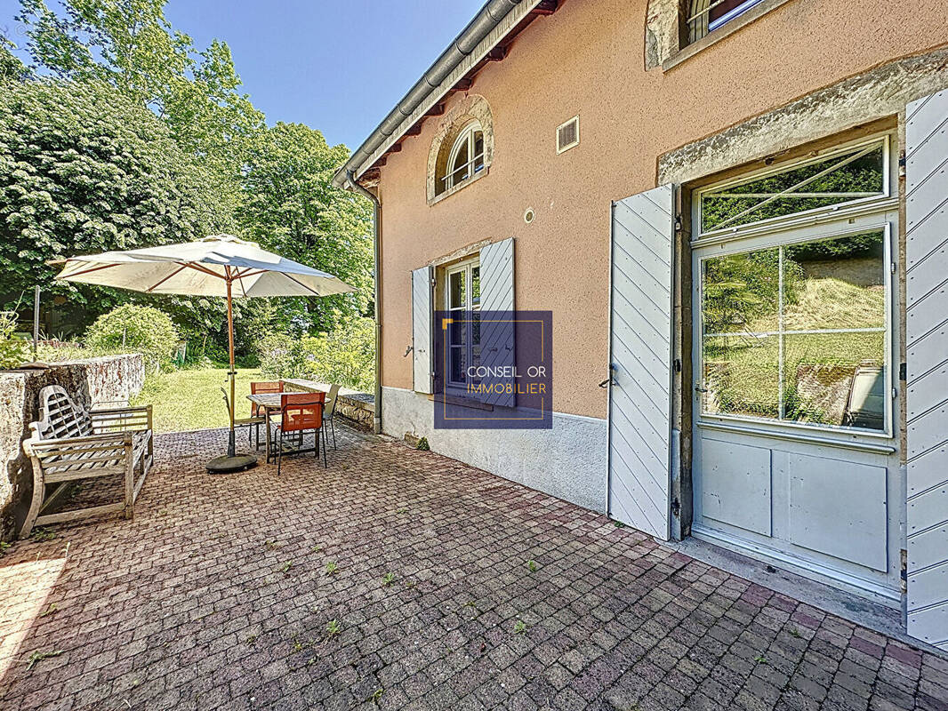 Maison à SAINT-GENIS-LAVAL