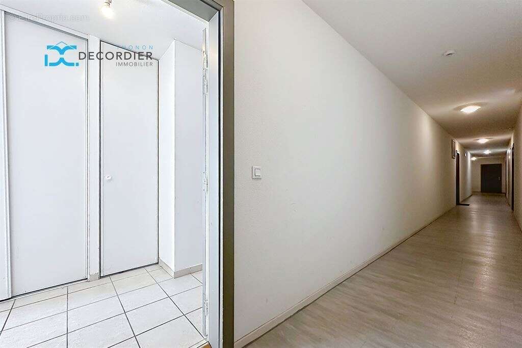 T3 lumineux de 61,35m² – proche centre-ville & gare – cave - 2 parkings couverts ! - photo 15