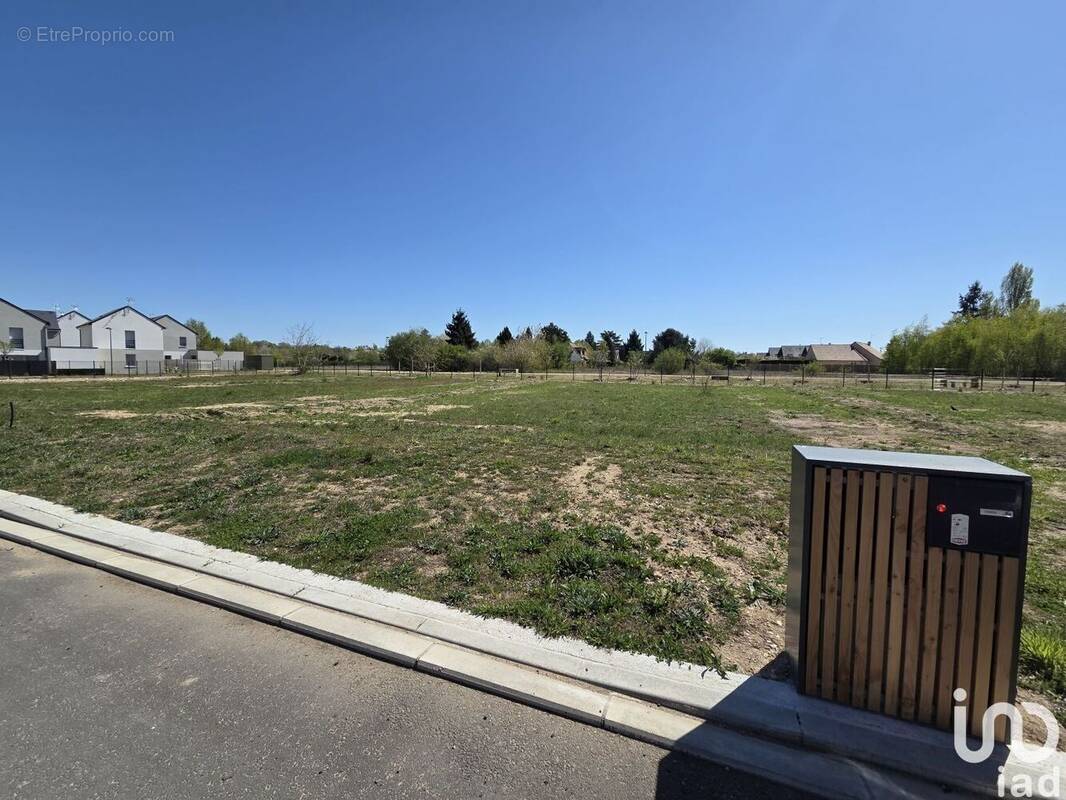 Photo 1 - Terrain à VINEUIL