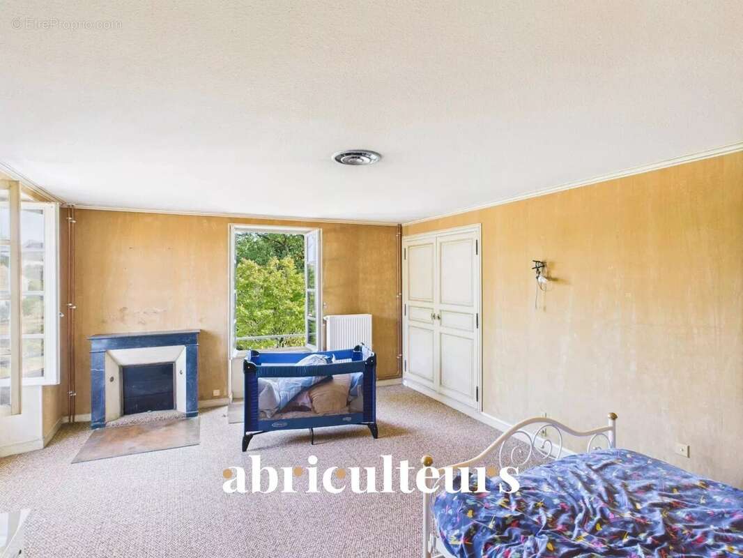 Maison à VILLENEUVE-LA-COMTESSE