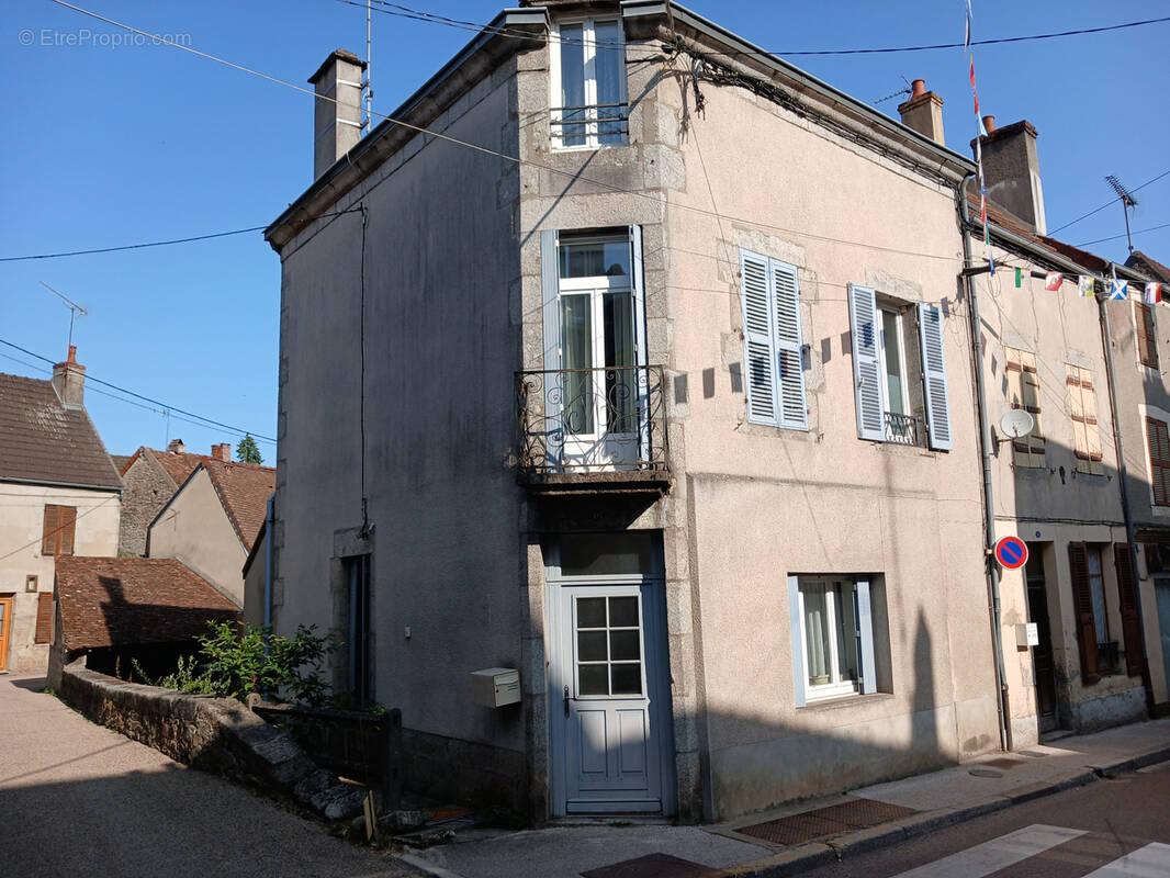 Maison à LORMES