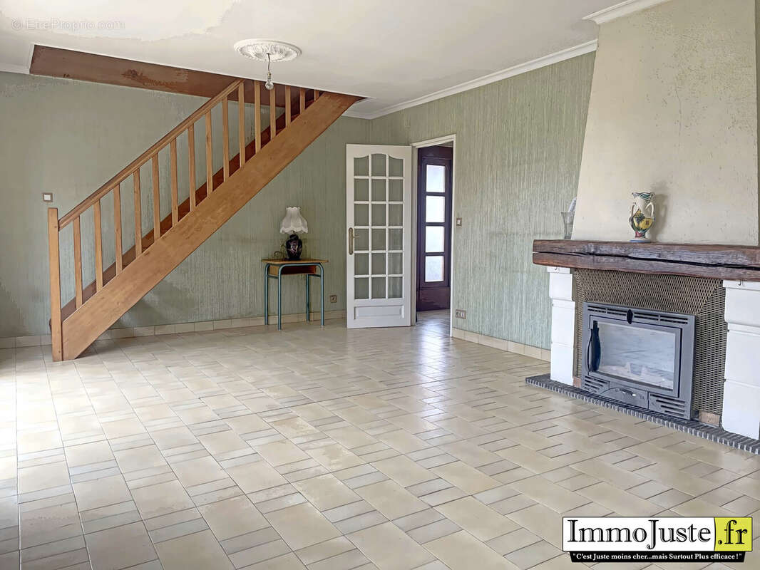 Maison à MAGNY-LES-HAMEAUX