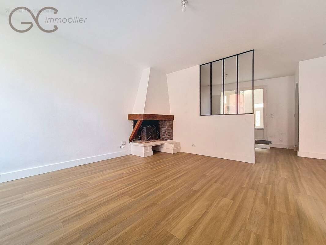 Maison à SAINT-CHINIAN