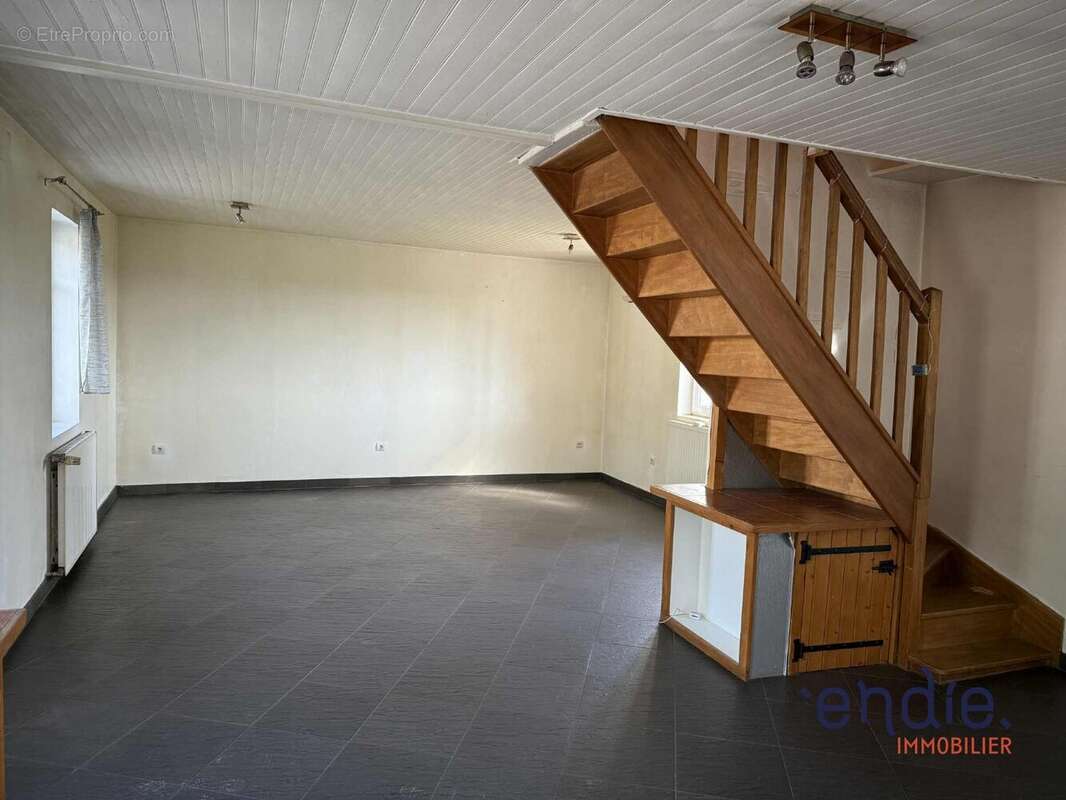 Maison à DOMPIERRE-SUR-BESBRE