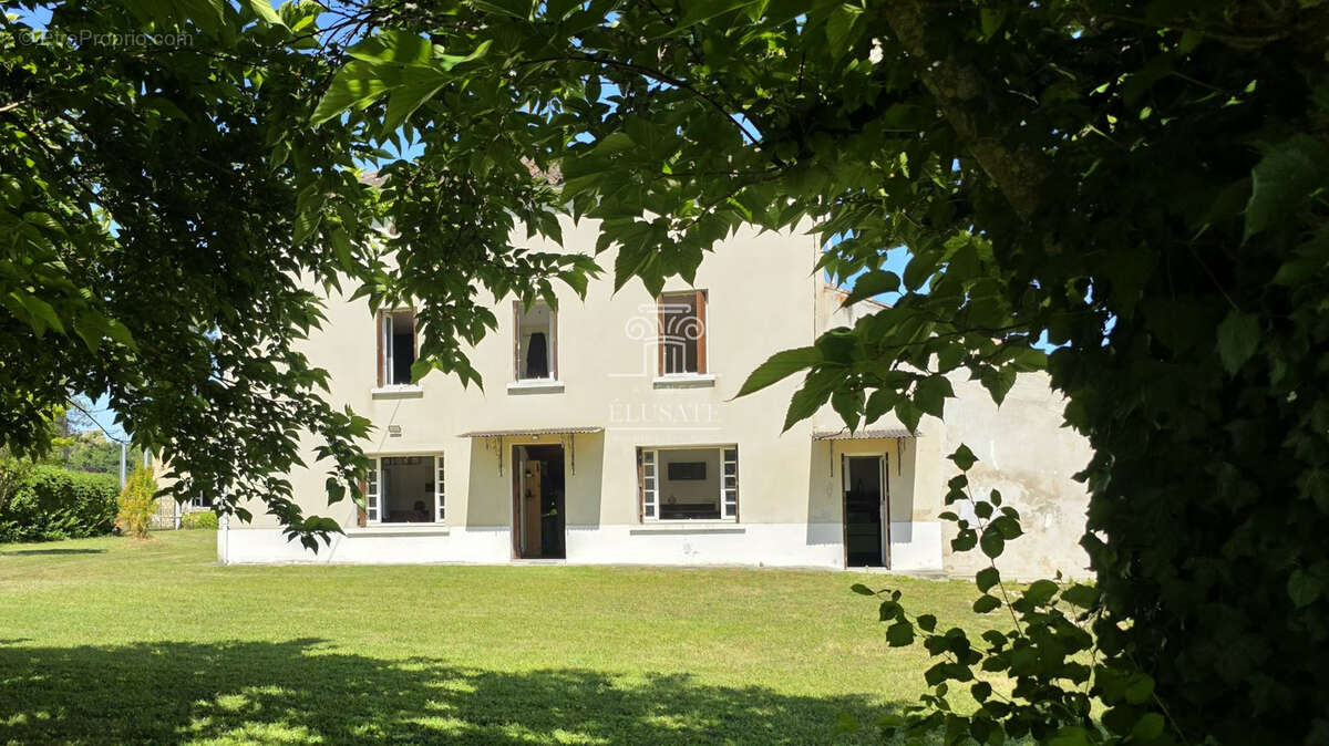 Maison à REAUP-LISSE