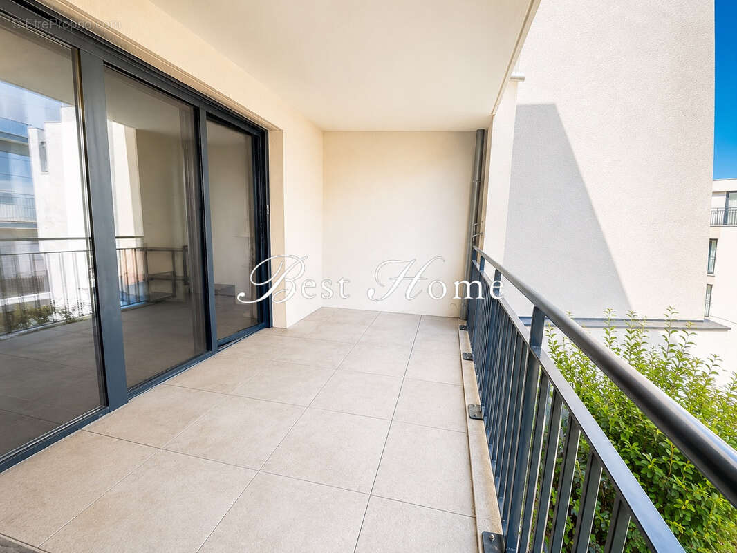 À deux pas de la Maison Carrée   Magnifique T3 avec terrasses - photo 6