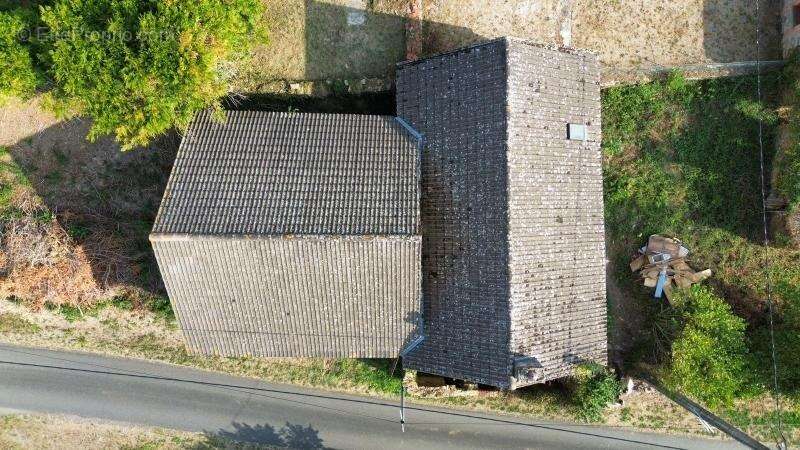 Maison à LIGNEROLLES