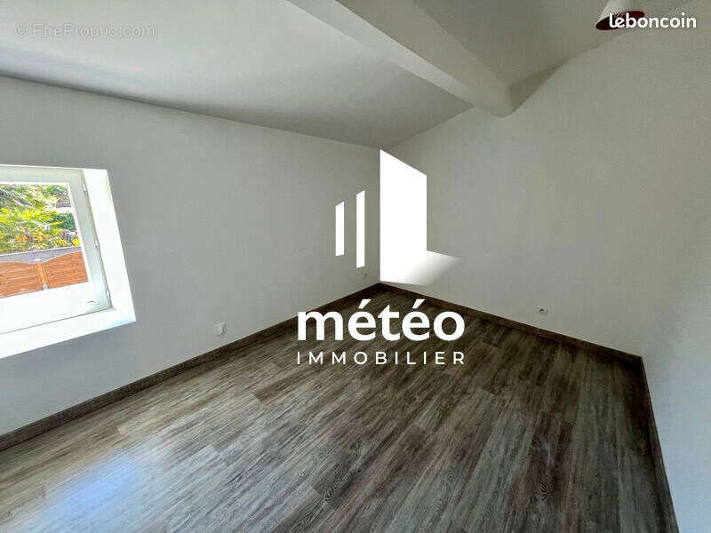 Maison à SAINTE-GEMME-LA-PLAINE