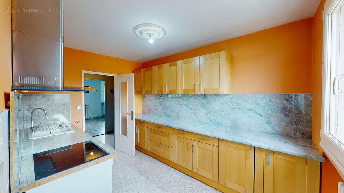 Appartement à UNIEUX
