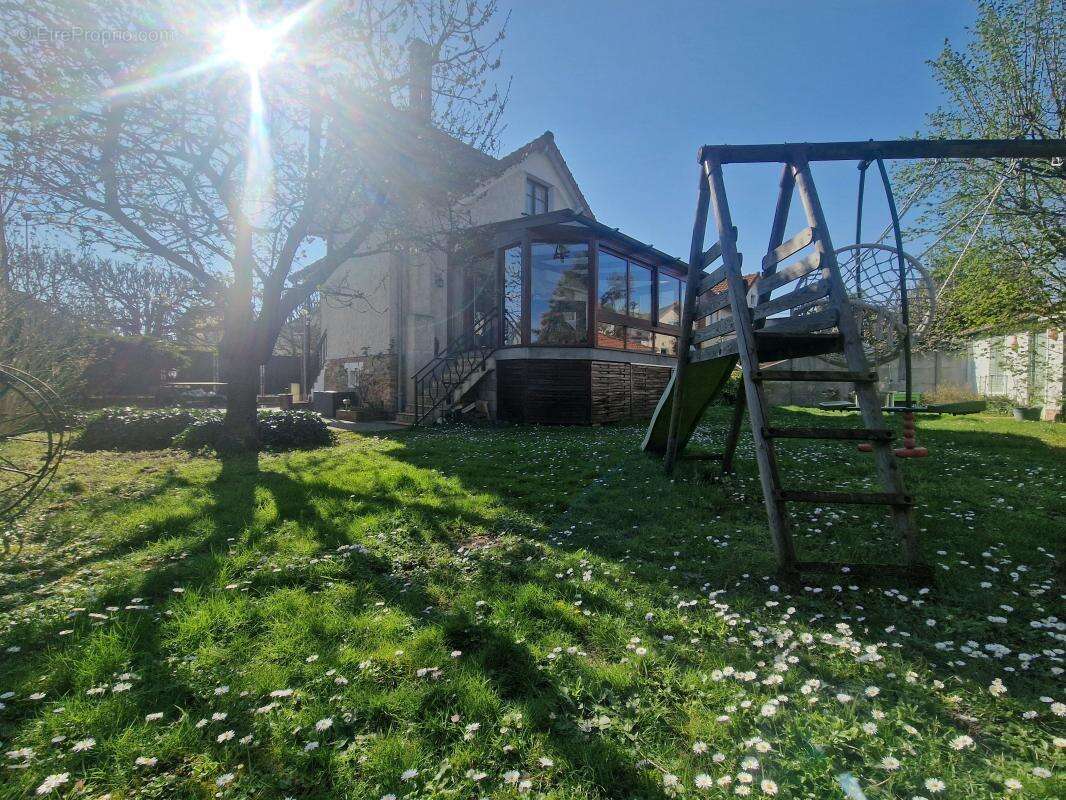 Maison à VAIRES-SUR-MARNE