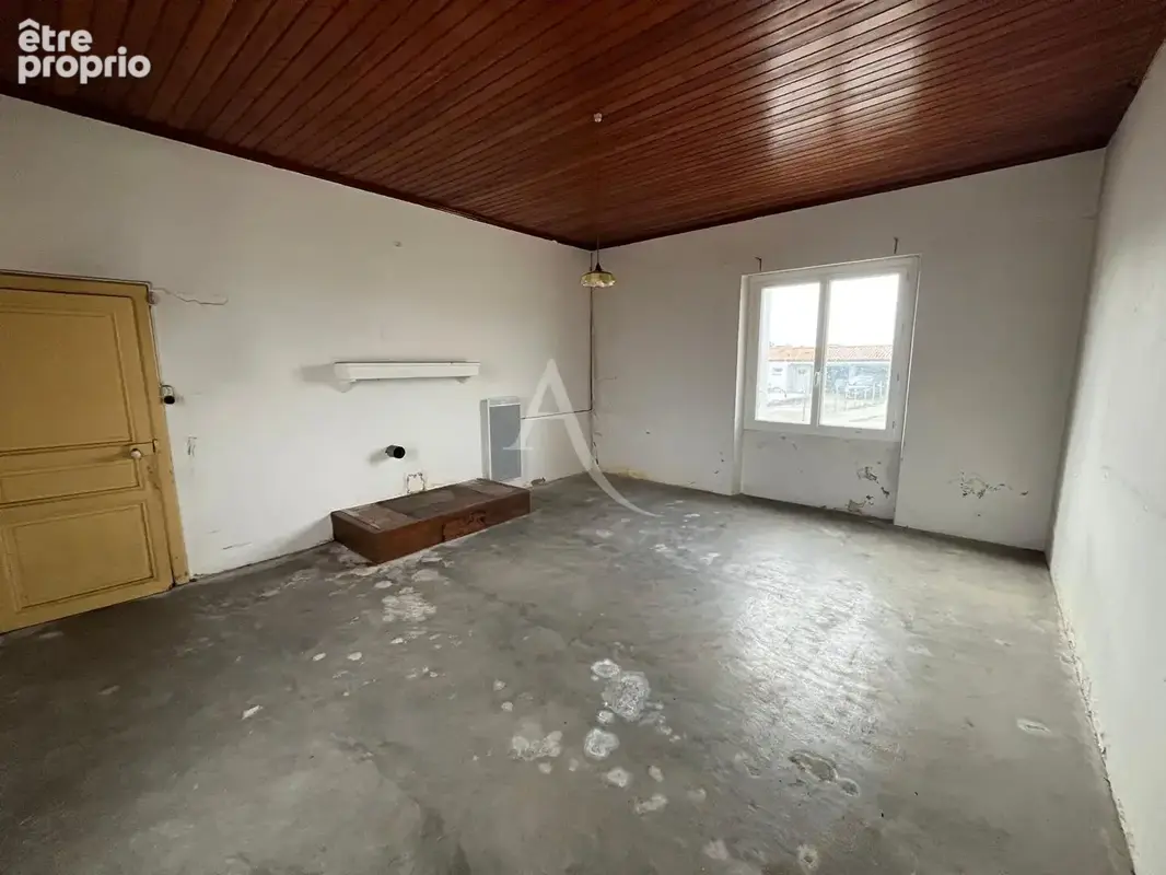 SOULLANS , maison 5 pièces à restaurer sur près de 450 m² - photo 6