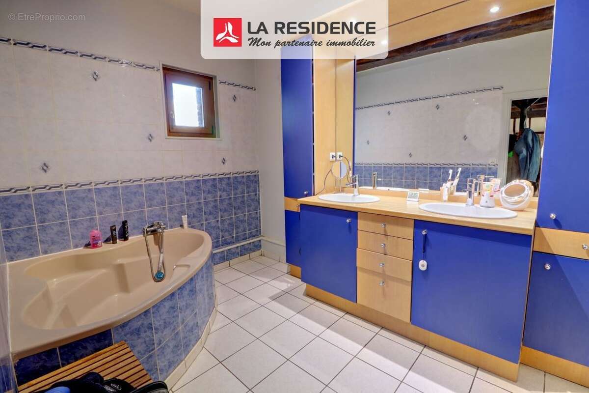 Maison à FONTAINE-LE-BOURG