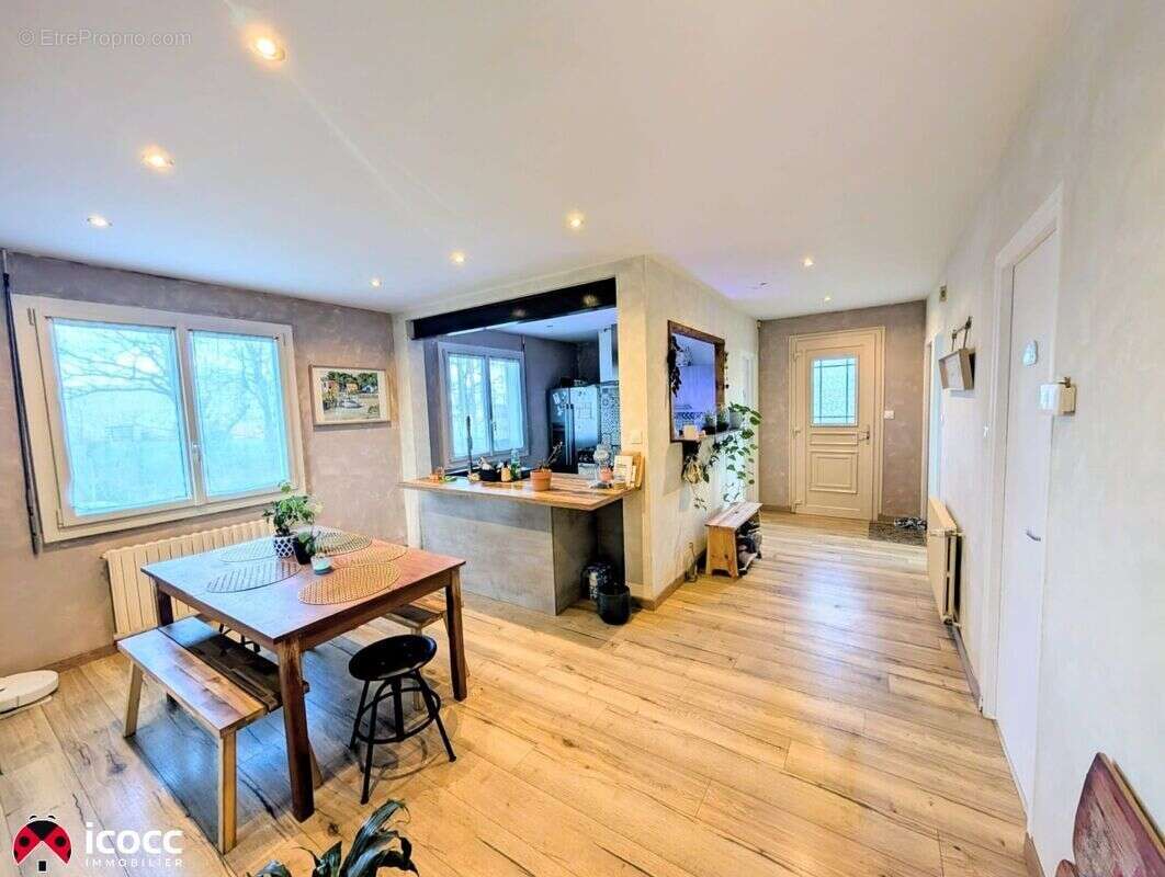 Maison à VENANSAULT