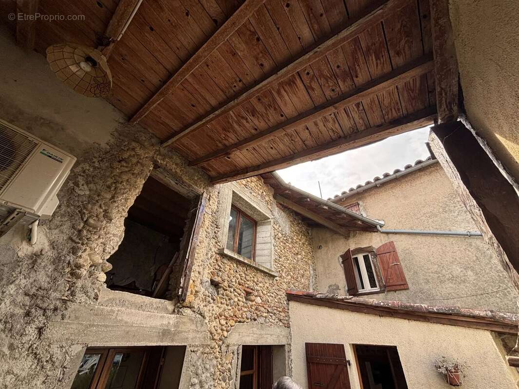 Maison à SAINT-AMADOU