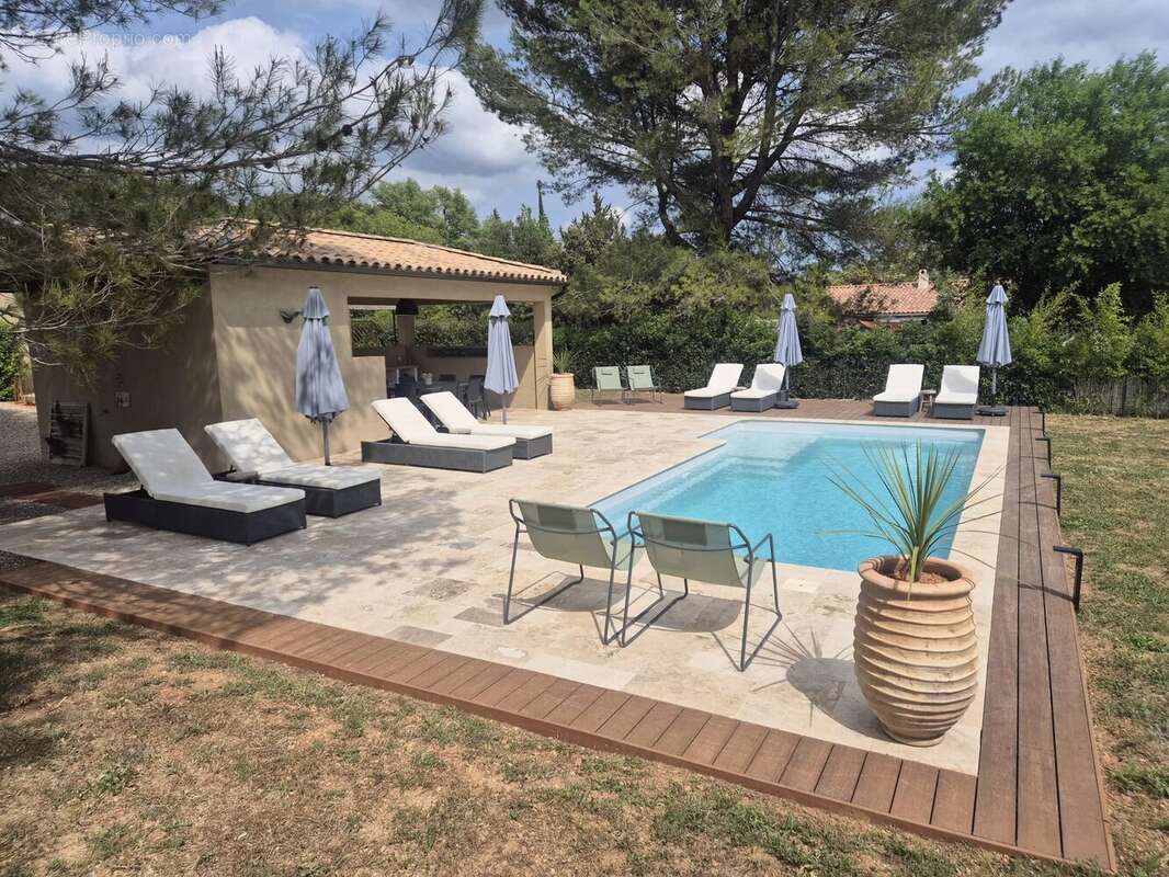 Maison à COTIGNAC