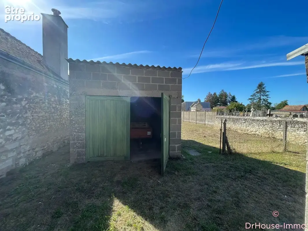 Terrain 525 m² à Dange-Saint-Romain  - photo 4